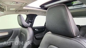 2025 Volvo XC40 B5 Plus Bright Theme - miniatura 48