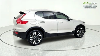 2025 Volvo XC40 B5 Plus Bright Theme - miniatura 9