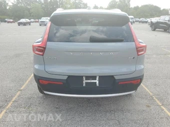 2025 Volvo XC40 B5 Plus Bright Theme – miniatura 5