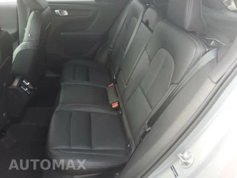 2025 Volvo XC40 B5 Plus Bright Theme – miniatura 8