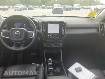 2025 Volvo XC40 B5 Plus Bright Theme – miniatura 9