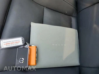 2025 Volvo XC40 B5 Plus Bright Theme – miniatura 13