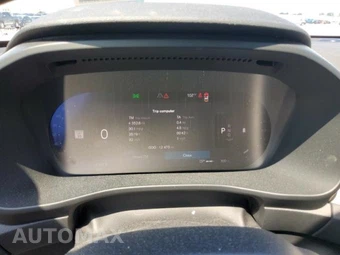 2025 Volvo XC40 B5 Plus Bright Theme – miniatura 14