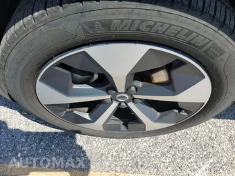 2025 Volvo XC40 B5 Plus Bright Theme – miniatura 3