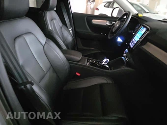 2025 Volvo XC40 B5 Plus Bright Theme – miniatura 18