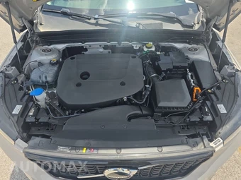 2025 Volvo XC40 B5 Plus Dark Theme – miniatura 15