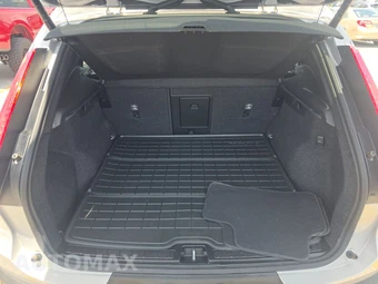2025 Volvo XC40 B5 Plus Dark Theme – miniatura 16