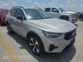 2025 Volvo XC40 B5 Plus Dark Theme – miniatura 3