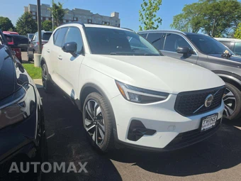 2025 Volvo XC40 B5 Plus Dark Theme - miniatura 4