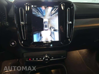 2025 Volvo XC40 B5 Plus Dark Theme – miniatura 10