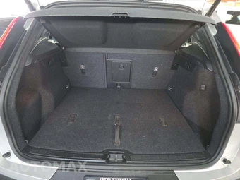 2025 Volvo XC40 B5 Plus Dark Theme – miniatura 14