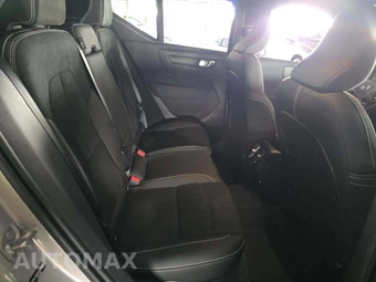 2025 Volvo XC40 B5 Plus Dark Theme – miniatura 16