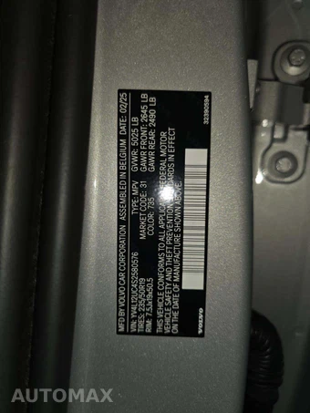 2025 Volvo XC40 B5 Plus Dark Theme – miniatura 5