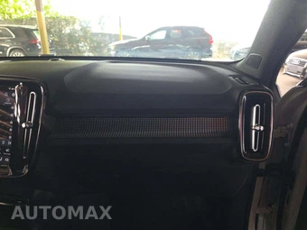 2025 Volvo XC40 B5 Plus Dark Theme – miniatura 19
