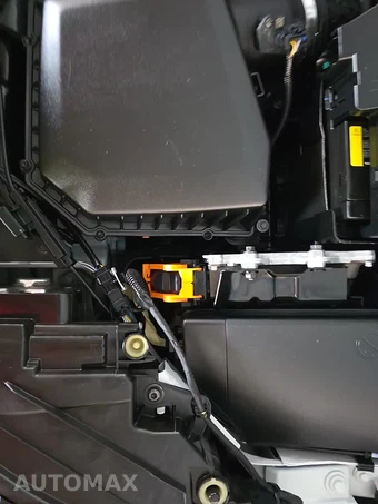 2025 Volvo XC40 B5 Plus Dark Theme – miniatura 21