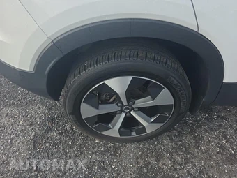 2025 Volvo XC40 B5 Plus Dark Theme – miniatura 10
