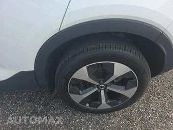 2025 Volvo XC40 B5 Plus Dark Theme – miniatura 11