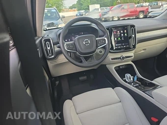 2025 Volvo XC40 B5 Plus Dark Theme – miniatura 14