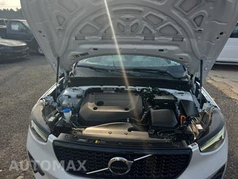 2025 Volvo XC40 B5 Plus Dark Theme – miniatura 19