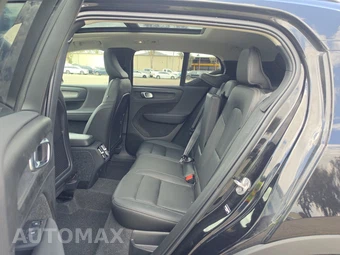 2025 Volvo XC40 B5 Plus Dark Theme – miniatura 13