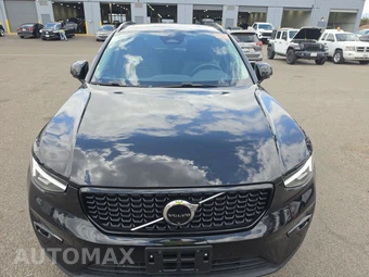 2025 Volvo XC40 B5 Plus Dark Theme – miniatura 2