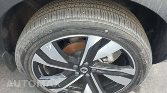 2025 Volvo XC40 B5 Plus Dark Theme – miniatura 29