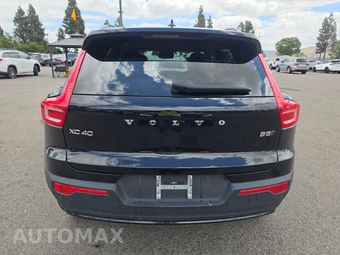 2025 Volvo XC40 B5 Plus Dark Theme – miniatura 5