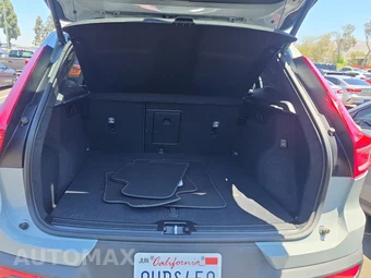 2025 Volvo XC40 B5 Ultra Dark Theme - miniatura 16