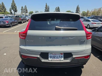 2025 Volvo XC40 B5 Ultra Dark Theme - miniatura 5