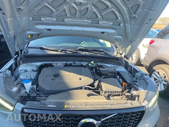 2025 Volvo XC40 B5 Ultra Dark Theme - miniatura 15