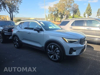 2025 Volvo XC40 B5 Ultra Dark Theme - miniatura 3