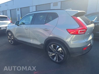 2025 Volvo XC40 B5 Ultra Dark Theme - miniatura 6