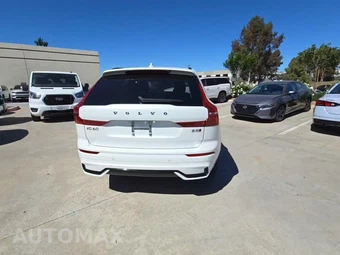 2025 Volvo XC60 B5 Core - miniatura 4