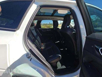 2025 Volvo XC60 B5 Core – miniatura 17