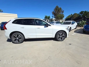 2025 Volvo XC60 B5 Core – miniatura 5