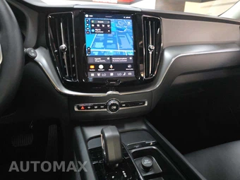 2025 Volvo XC60 B5 Core – miniatura 10