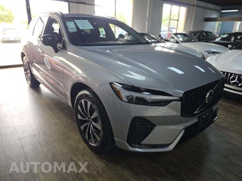 2025 Volvo XC60 B5 Core – miniatura 4