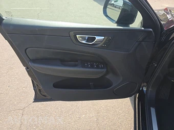 2025 Volvo XC60 B5 Core - miniatura 9