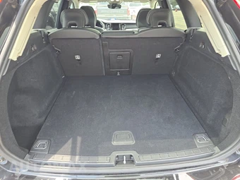 2025 Volvo XC60 B5 Core – miniatura 17