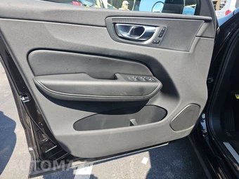 2025 Volvo XC60 B5 Core - miniatura 15