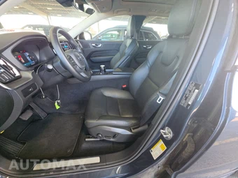 2025 Volvo XC60 B5 Core – miniatura 13