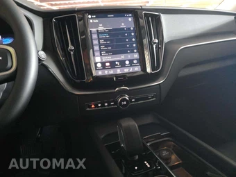 2025 Volvo XC60 B5 Core – miniatura 10