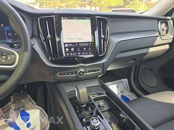 2025 Volvo XC60 B5 Core – miniatura 10
