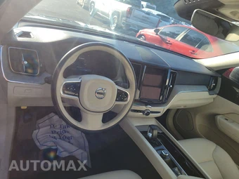 2025 Volvo XC60 B5 Plus - miniatura 11