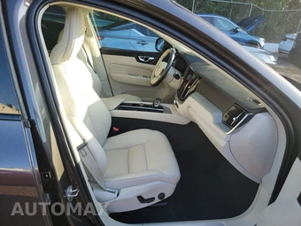 2025 Volvo XC60 B5 Plus - miniatura 8