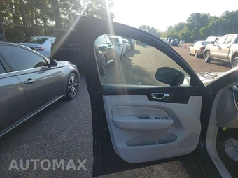 2025 Volvo XC60 B5 Plus - miniatura 9