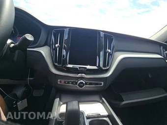 2025 Volvo XC60 B5 Plus – miniatura 11