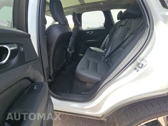 2025 Volvo XC60 B5 Plus – miniatura 13