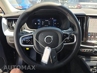 2025 Volvo XC60 B5 Plus – miniatura 10