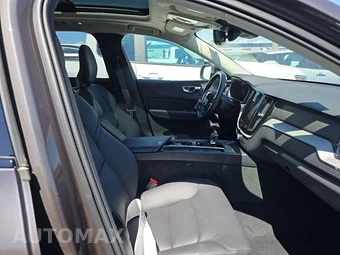 2025 Volvo XC60 B5 Plus – miniatura 8